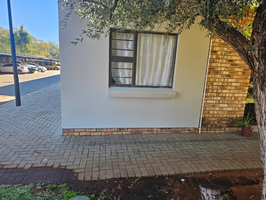 2 Bedroom Property for Sale in Rhodesdene Northern Cape